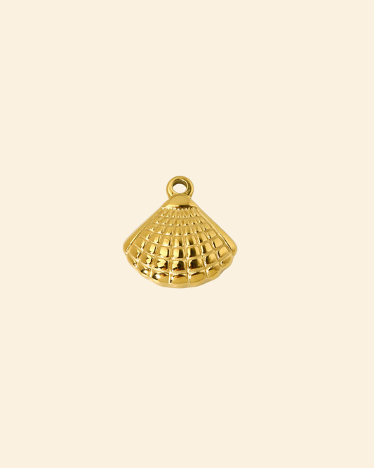 Ribbed seashell charm